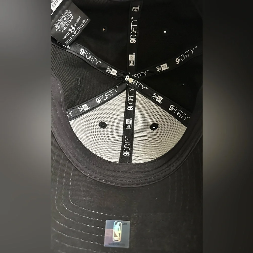 New Era 9Forty Black Bulls NBA fan cap. - Picture 6 of 8